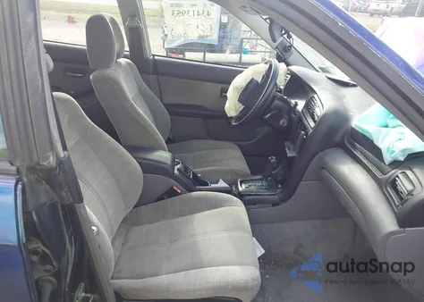 2001 Subaru Legacy L z USA, uszkodzony, nr VIN 4S3BH635017307401